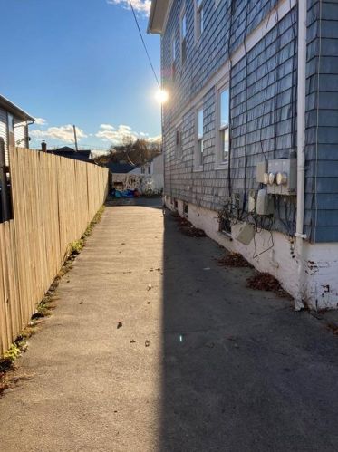 19 Daniel Ave, Providence, RI 02909-4714