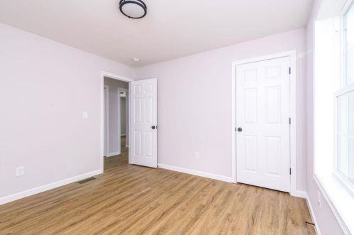 84 Glenham St, Providence RI 02907-1247 exterior