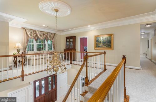 1250 Daleview Dr, Mc Lean VA 22102-1538 exterior