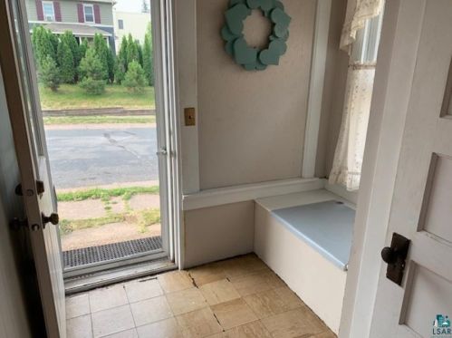 205 3 St, Duluth MN 55805-1856 exterior