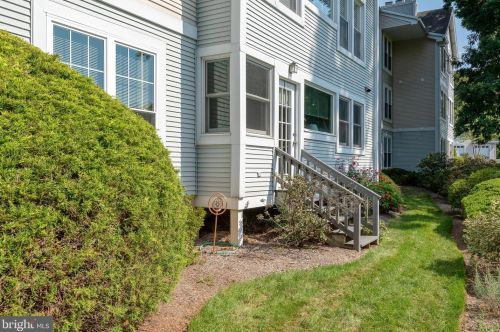 804 Country Pl Dr, Lancaster PA 17601-1793 exterior