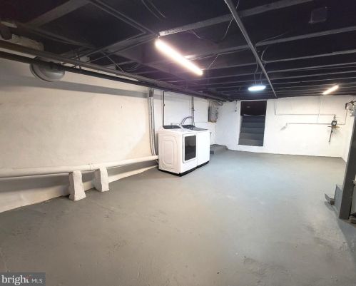 931 11 St, Philadelphia PA 19147-1901 exterior