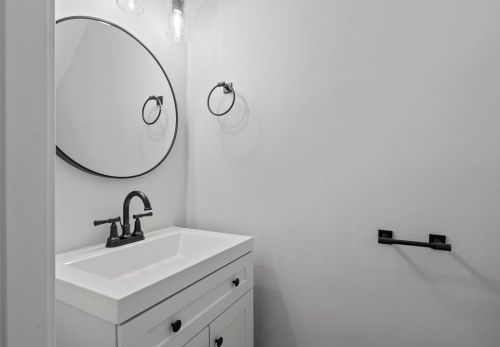 468 Biddle Ave, Pittsburgh PA 15221-3493 exterior