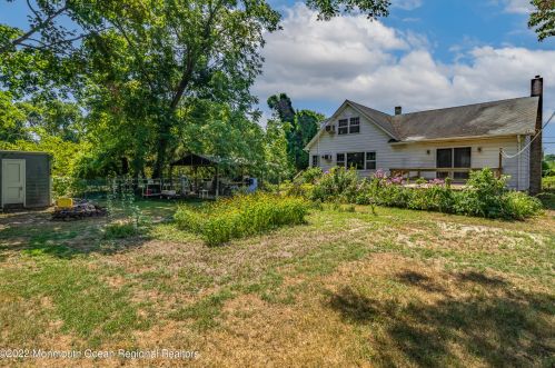 6 Jones Rd, Lacey NJ 08731-3611 exterior