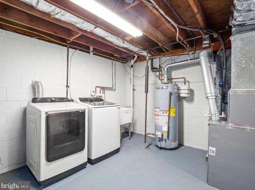 11839 Enid Dr, Rockville MD 20854-3454 exterior