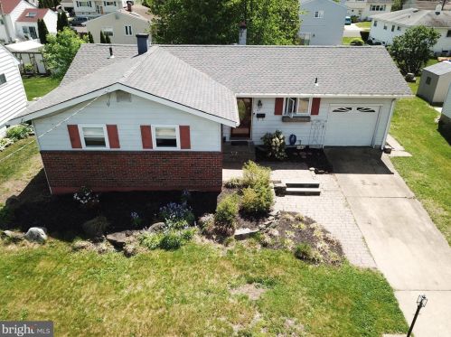 27 Rolling Ln, Trenton, NJ 08690-2112