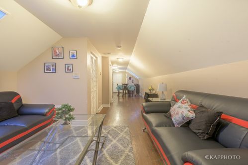 5451 Schubert Ave, Chicago IL 60614-1247 exterior