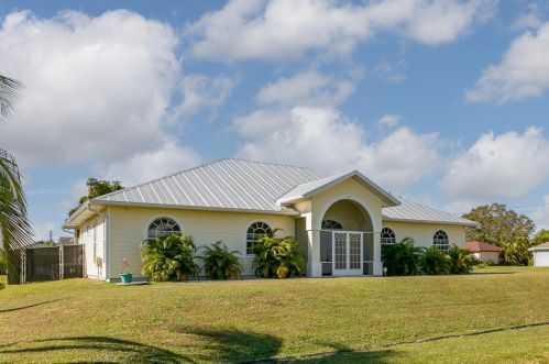 192 Bedford Rd, Fort Pierce, FL 34953-6936