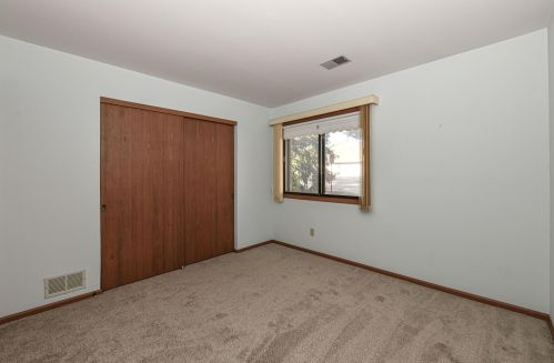 4244 Ridgewood Ln, Milwaukee WI 53221-1094 exterior