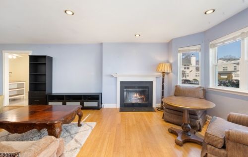 124 Exeter Ct, Piscataway NJ  08854-2178 exterior