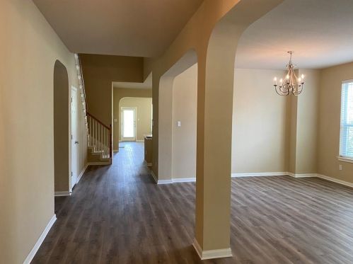 14504 Broadwinged Hawk Dr, Austin TX  78738-6570 exterior