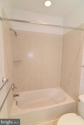 713 Carpenter Rd, Alexandria VA  22314-6227 exterior