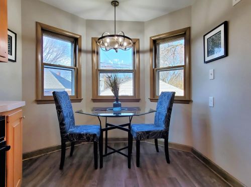 1631 Chateau Pl, Milwaukee WI 53217-6022 exterior