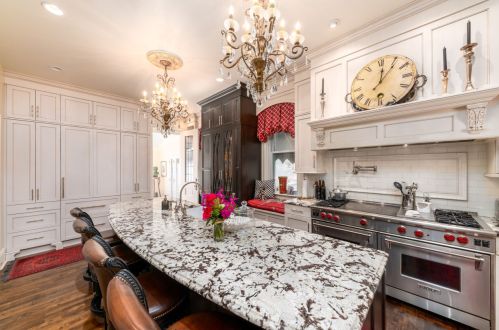 2597 Maryland Ave, Milwaukee WI 53211-3735 exterior