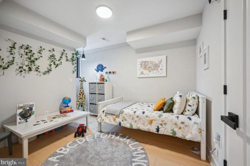 1733 Independence Ave, Washington DC  20003-1637 exterior