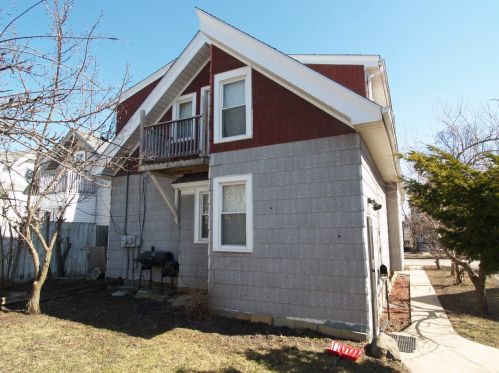 1651 58th St, Milwaukee, WI 53214-5116