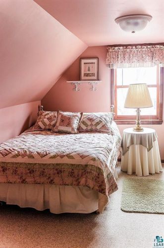 1217 10 St, Duluth MN 55806-1227 exterior