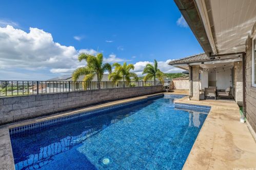 1490 Ala Leleu St, Honolulu HI  96818-1515 exterior