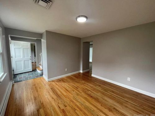 169 Dartmouth Rd, Manchester CT 06040-6616 exterior