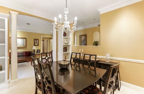 5615 Chemin De Vie, Atlanta GA 30342-2577 exterior