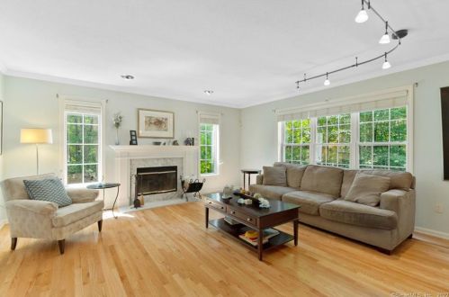 39 Shailer Pond Rd, Deep River CT 06417-1568 exterior