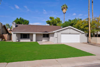 2624 Sylvia St, Phoenix AZ  85032-7047 exterior