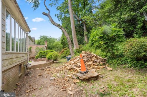 5121 Klingle St, Washington DC  20016-2654 exterior