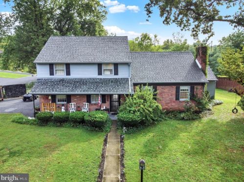 1918 Northbrook Dr, Lancaster PA 17601-4916 exterior