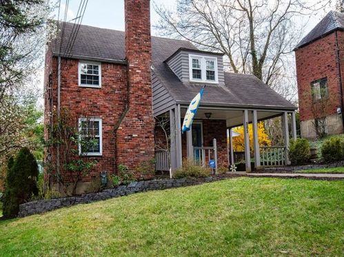 805 Fruithurst Dr, Pittsburgh, PA 15228-2565
