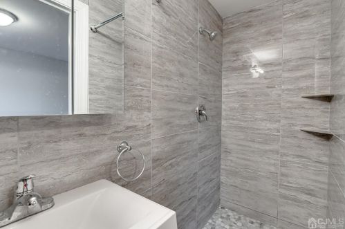 6 Kim Ct, Old Bridge NJ 08857-3405 exterior