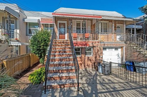 2855 Sampson Ave, Bronx, NY 10465-2919