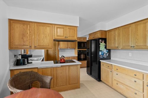 7032 Ardara Ave, Milwaukee WI 53209-2922 exterior