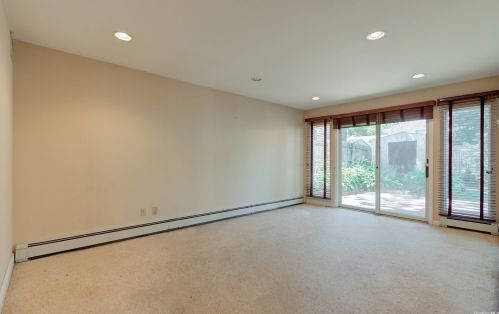 11 Munson Ct, Huntington Station NY 11747-1632 exterior