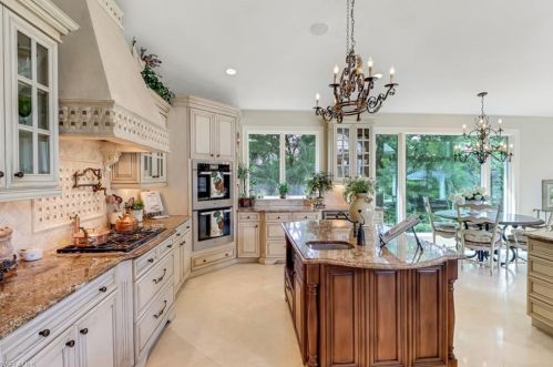 12911 Bald Cypress Ln, Naples FL 34119-8527 exterior