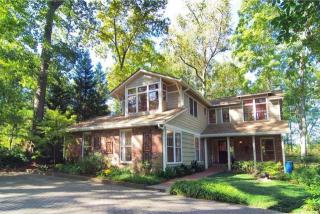 1032 Clifton Rd, Atlanta GA  30307-1227 exterior