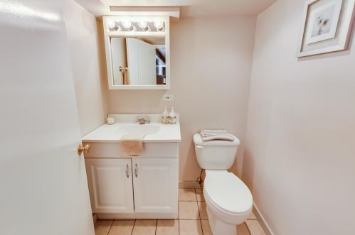 3436 Neenah Ave, Chicago IL 60638-1209 exterior