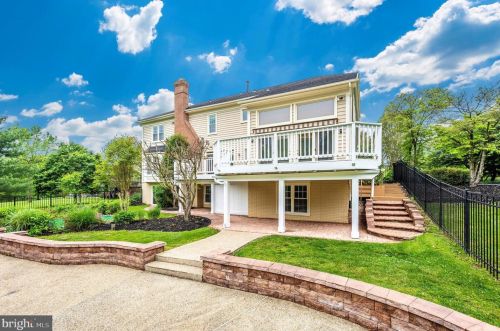 17531 Applewood Pl, Rockville MD 20855-1559 exterior