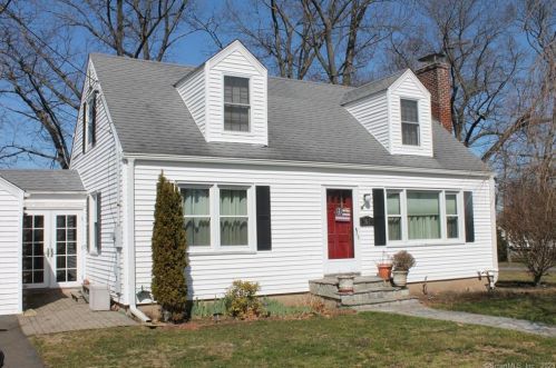 107 Grandview Ave, Wallingford, CT 06492-5158