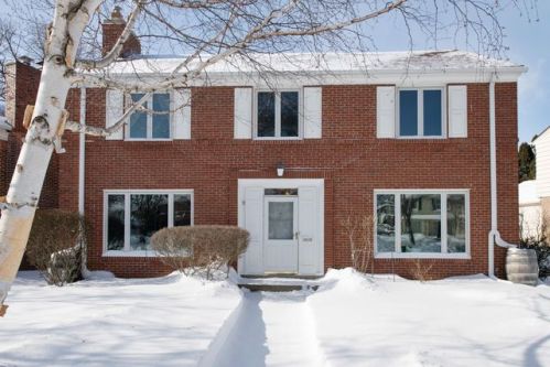 3935 Ridgefield Cir, Milwaukee, WI 53211-2451