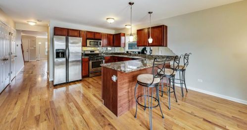 7329 Vernon Ave, Chicago IL 60653-3405 exterior