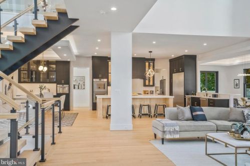 1520 Brookhaven Dr, Mc Lean VA  22101-4127 exterior