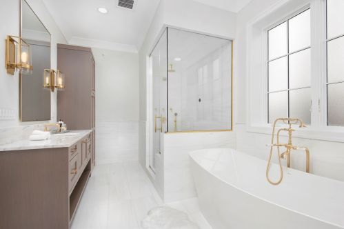 2137 Clifton Ave, Chicago IL 60614-4116 exterior