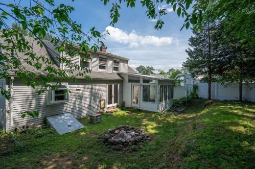 25 Chestnut St, West Springfield MA 01089-2804 exterior