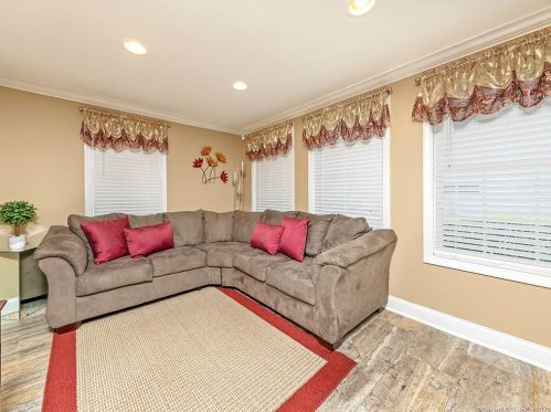 145 Howe Rd, New Britain CT 06053-1316 exterior