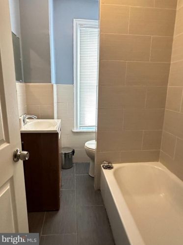 18 21 St, Chester PA 19013-4915 exterior