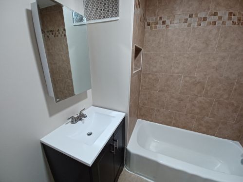 7303 Oakley Ave, Chicago IL 60636-3114 exterior