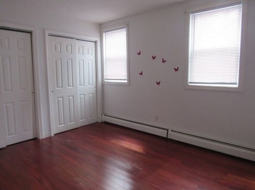 2 Highland St, Woburn MA 01801-5125 exterior