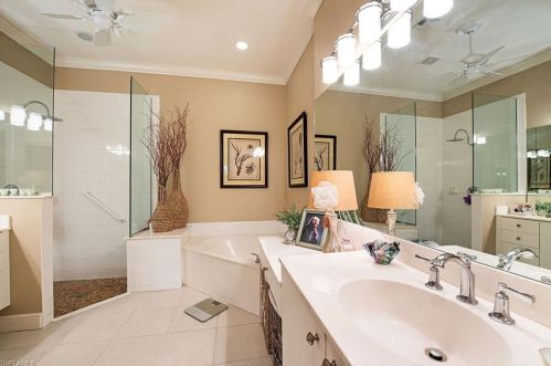 759 Vistana Cir, Naples FL 34119-1003 exterior