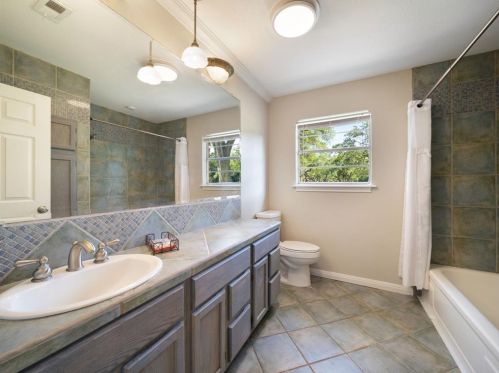 9604 Flintrock Cir, Austin TX 78737-1113 exterior