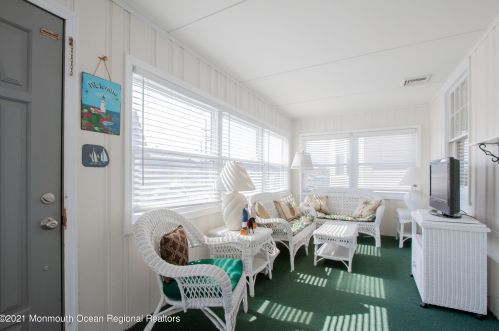 23 New York Ave, Lavallette NJ 08735-2537 exterior